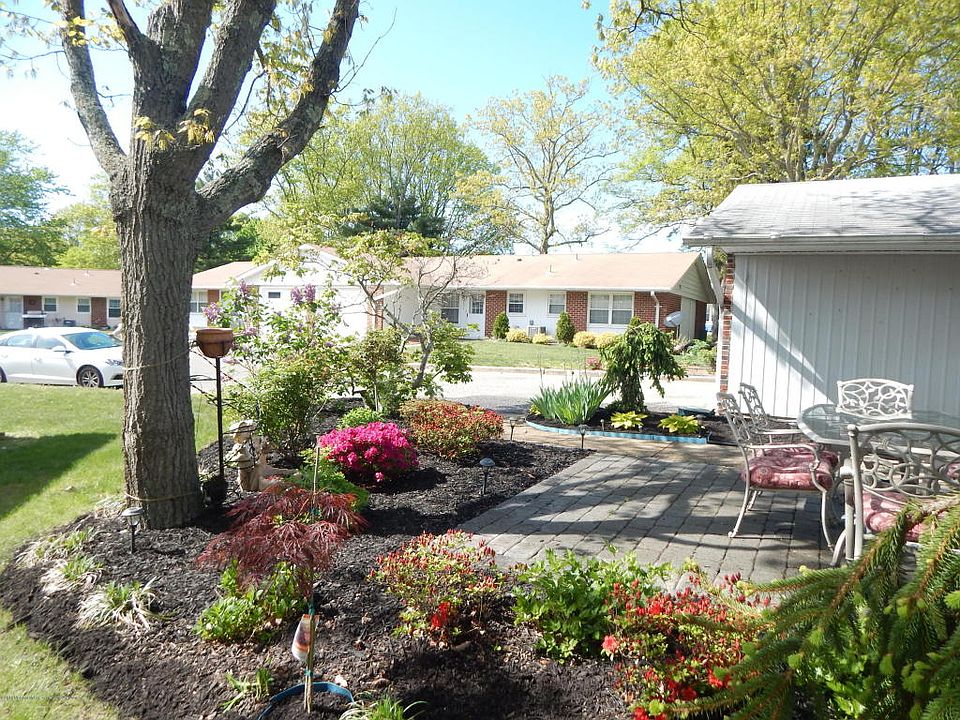 1st image of 952A Dumbarton Dr #100A