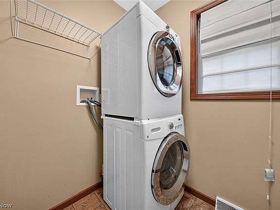 4th image of 412 Brittany Ln