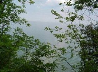 642 Lake Shore Rd, Grafton, WI 53024