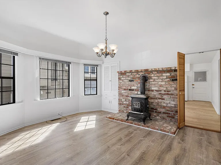 1087 Park Ave — Photo 8
