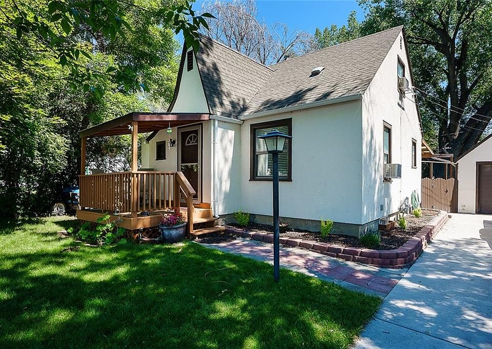 1st image of 1015 N 22nd St