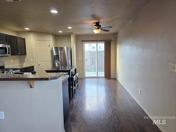 5th image of 4503 Julie St