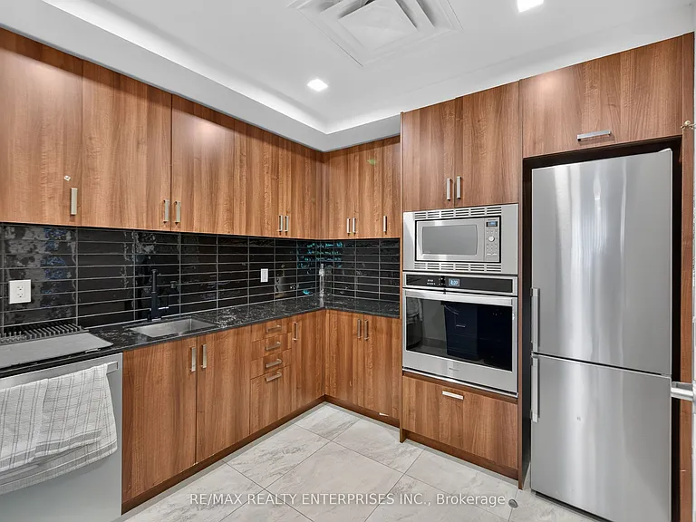 1575 Lakeshore Rd W #340 — Photo 42