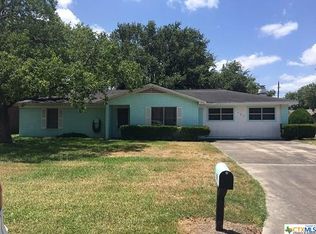 502 George F Simons St, Edna, TX 77957