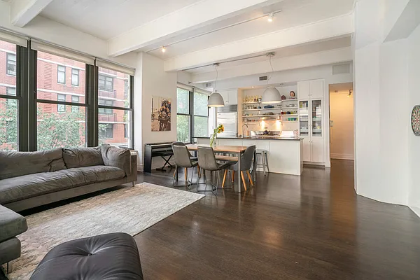 Rented by Compass | media 27