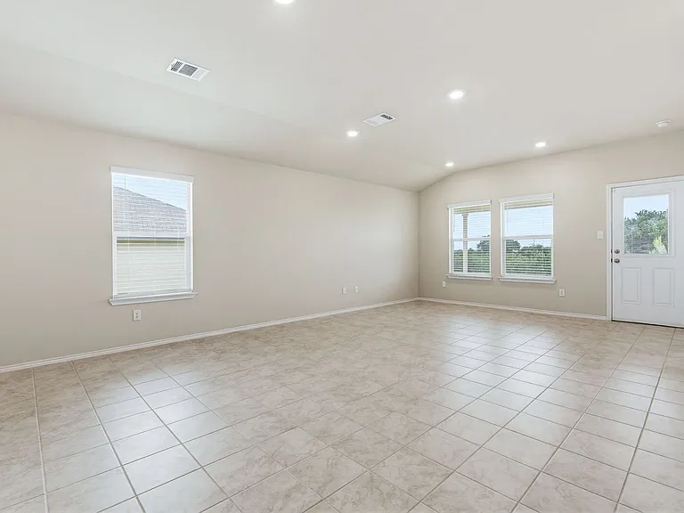 1706 Jarma Dr — Photo 3