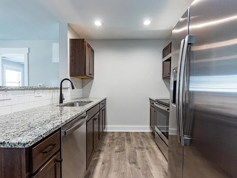 651 N O'Neil Street — Photo 2