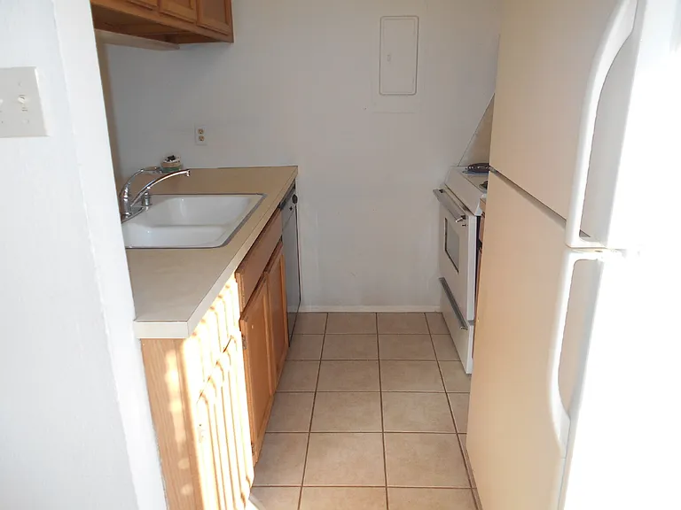 134 N Troy Ave #B — Photo 7