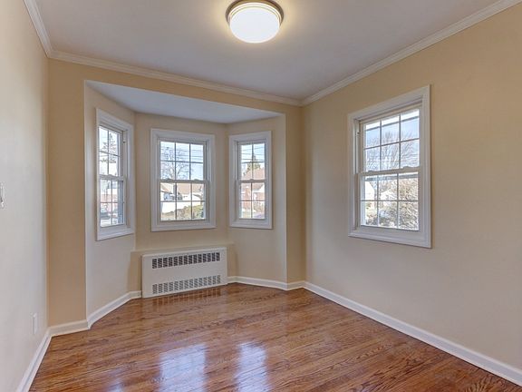 3rd image of 208 Brown Ave