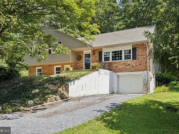 2nd image of 1598 Yarnall Rd