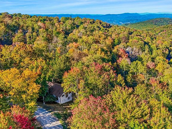 4th image of 109 Foxgrape Hollow Road