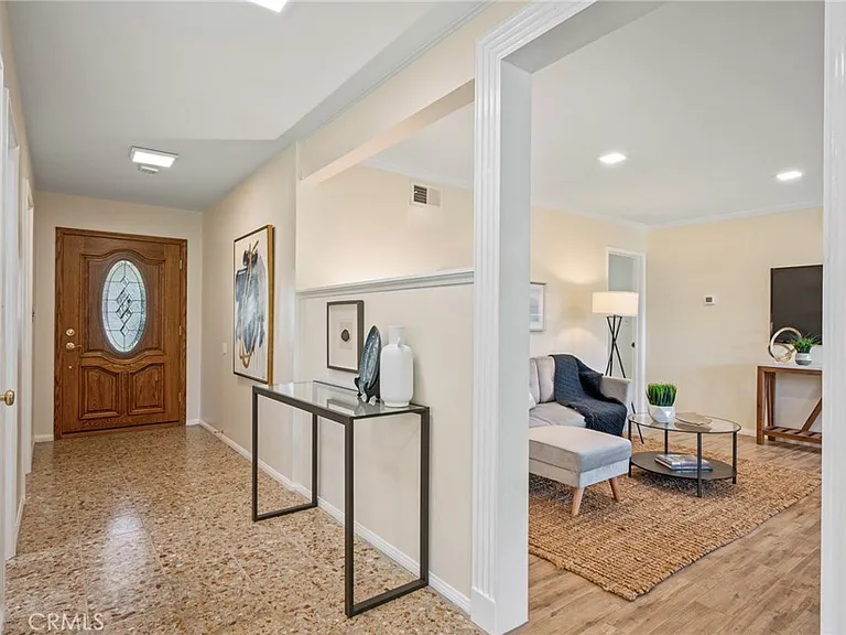 1557 Granvia Altamira — Photo 11