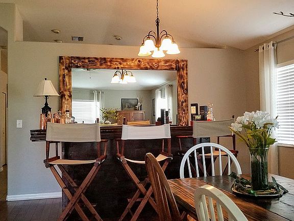 3rd image of 31327 Makinaw Ln