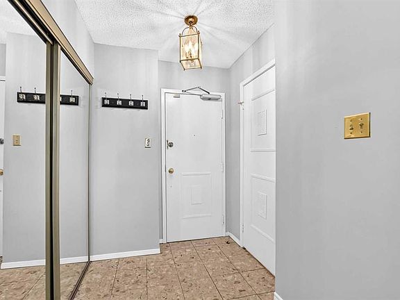 4th image of 1323 S 15th Ave SW #302