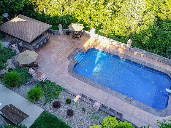 4th image of 11955 Valley Ln