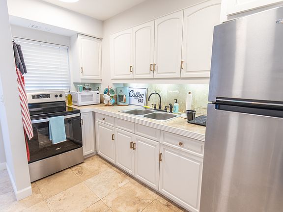 4th image of 33 Ocean Ave APT 102