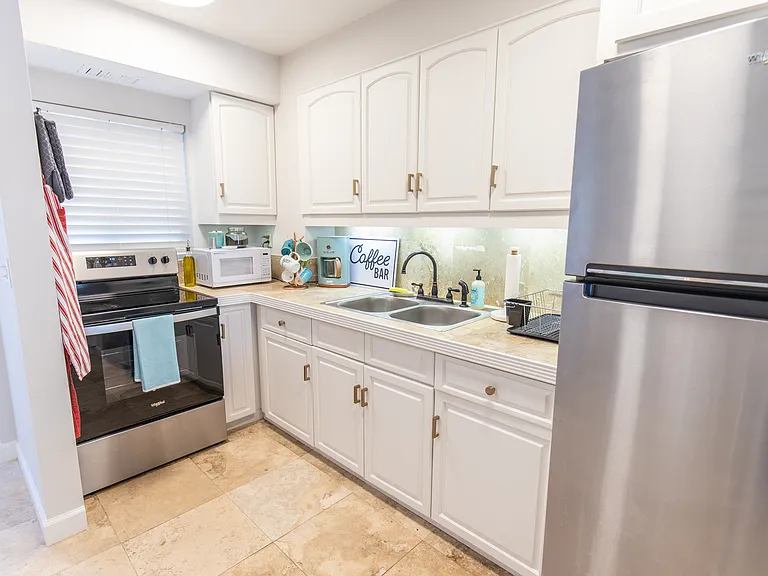 33 Ocean Ave #102 — Photo 4