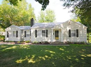 7119 Beverly St, Overland Park, KS 66204
