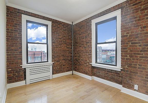 4th image of 21-77 33rd St APT 4