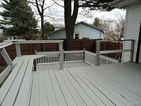 3rd image of 26 Vincent Dr