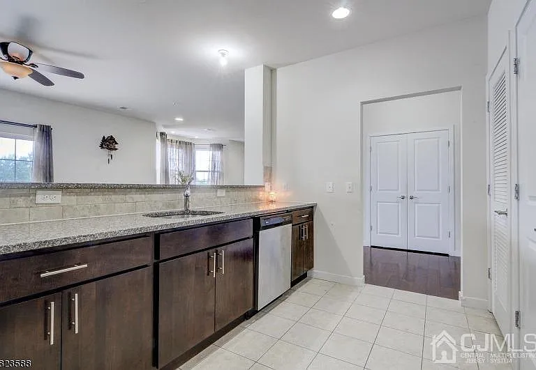 331 Pond Ln — Photo 14