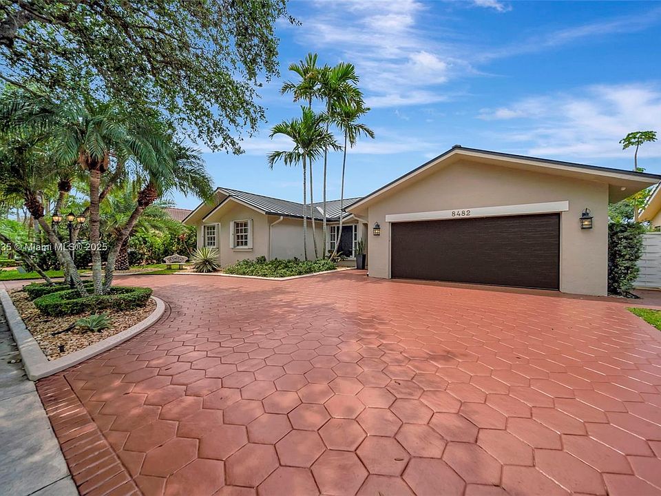 8482 NW 166th Ter, Miami Lakes, FL 33016 | Zillow