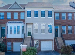 6117 Early Autumn Dr, Centreville, VA 20120