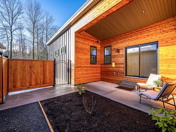 3rd image of 3025 Royston Rd #24