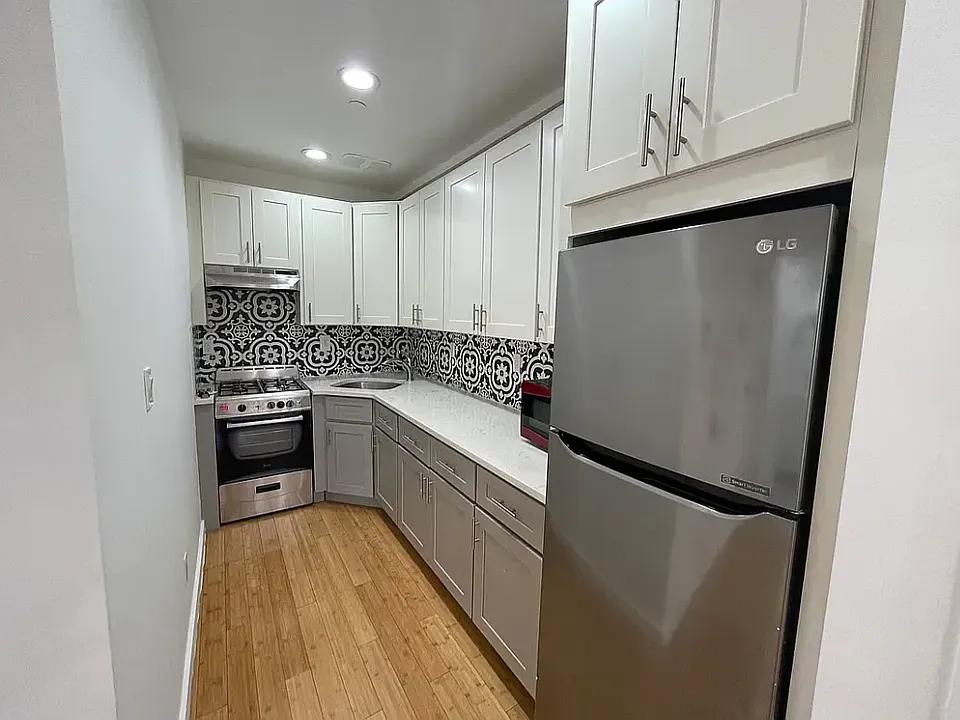 239 Utica Ave #2R