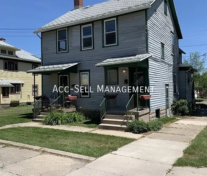 205 Valley Ave NW #4 — Photo 1