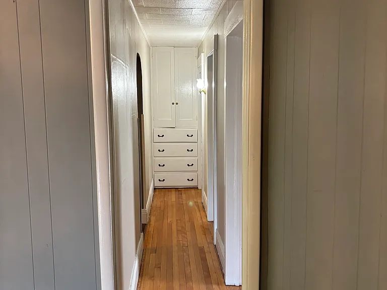 405 Willis Ave — Photo 4