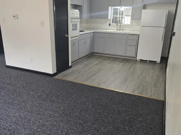 6537 7th Ave APT 8, Kenosha, WI 53143