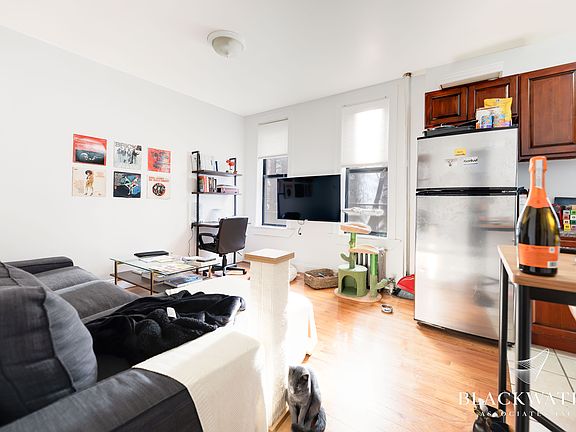 3rd image of 301 E 91st St APT 2E