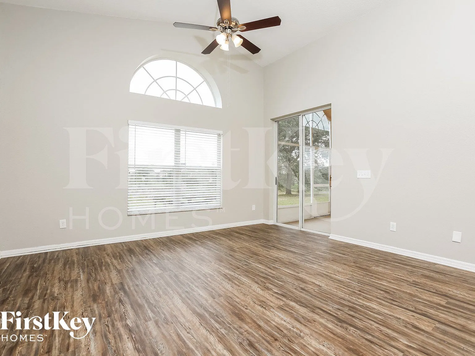 3 bed, 2.0 bath, 1808 sqft, $2,400 — Photo 3