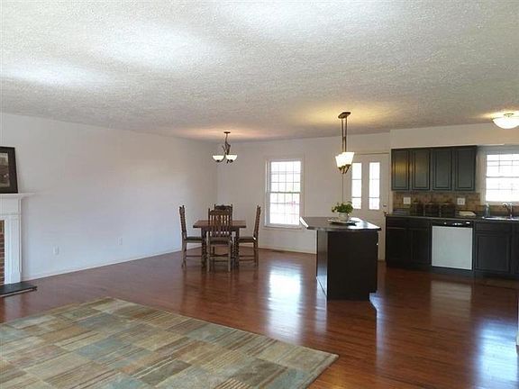 4th image of 4156 Meadowsweet Dr