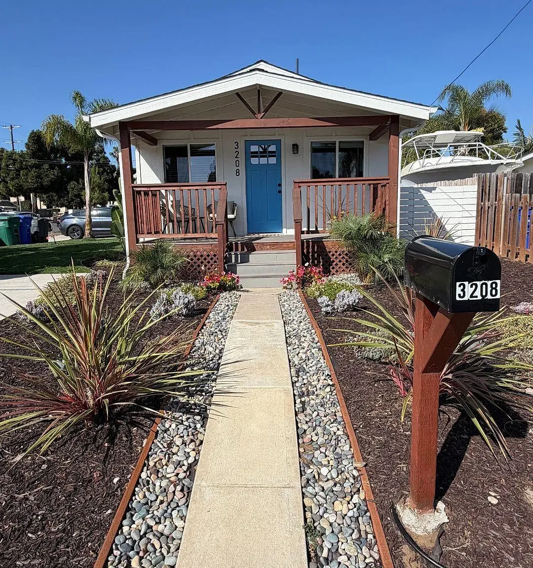 2 bed, 1.0 bath, 675 sqft, $4,000 — Photo 1