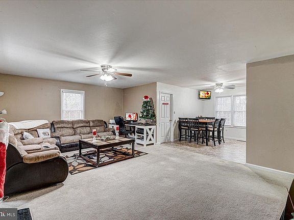 3rd image of 122 Baylor Dr