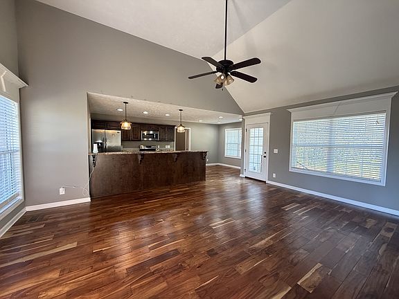 3rd image of 5863 Villa Way