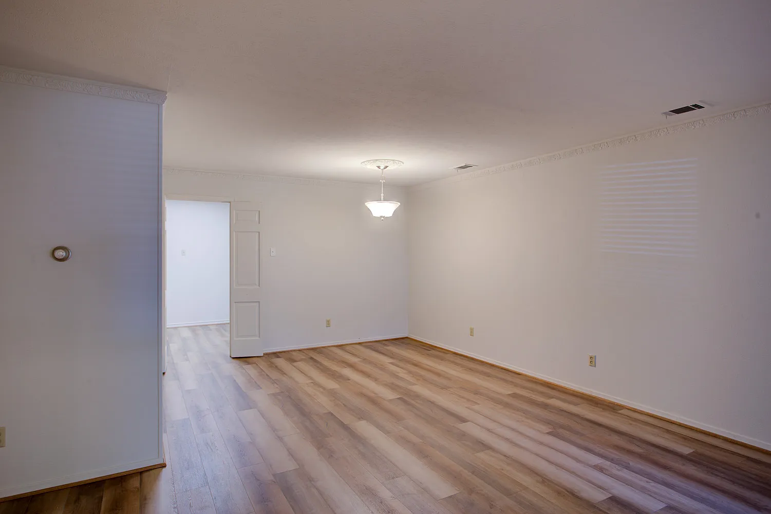 2 bed, 1608 sqft, $2,375 — Photo 4