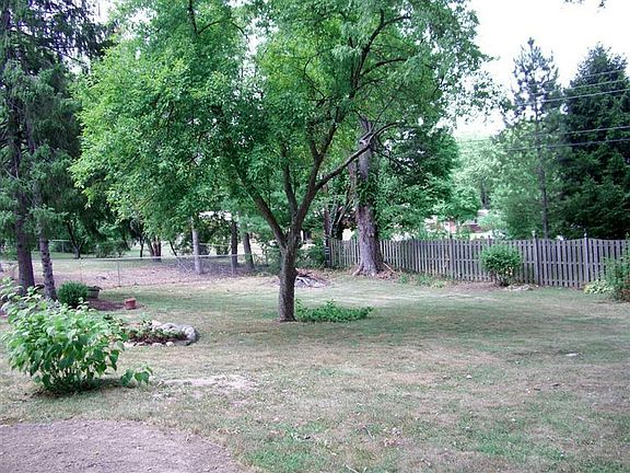3rd image of 2327 Barnett Dr