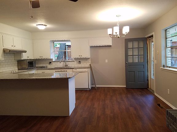 5th image of 2813 N Redmond Ave