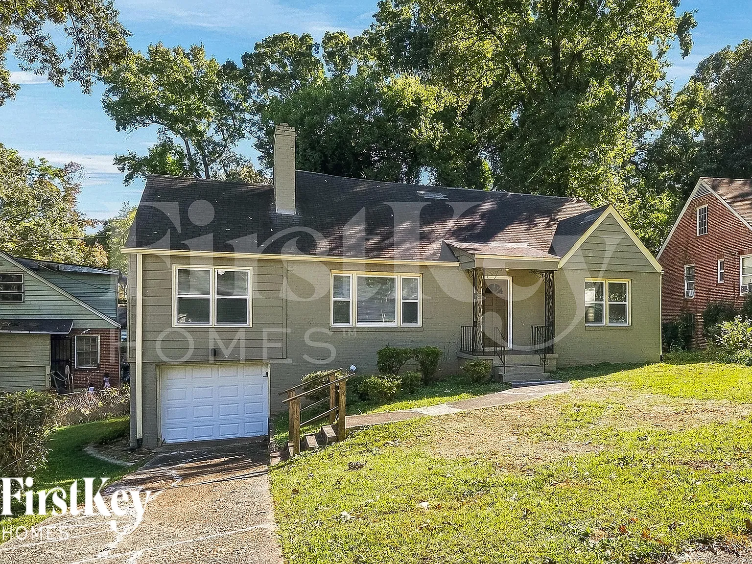 3 bed, 1.0 bath, 1507 sqft, $2,585 — Photo 2