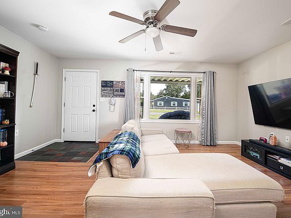 5th image of 520 Bonnie Dr