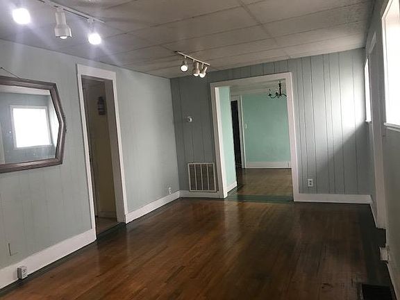 4th image of 2509 N Central St