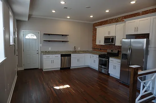 3230 W Berks St Photo 1
