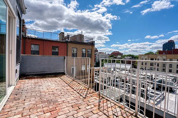 Rented by Compass | media 10