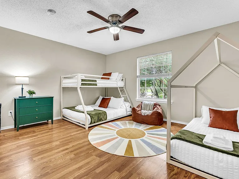 600 Ashcrest Ct — Photo 17