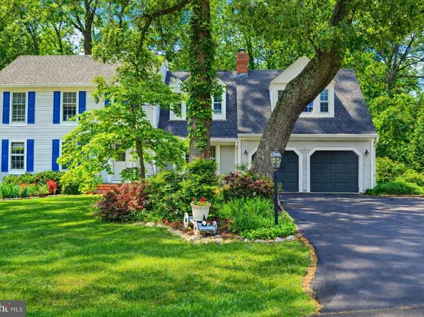 10818 Fieldwood Dr, Fairfax, VA 22030