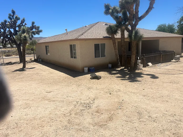 57470 Crestview Dr — Photo 2
