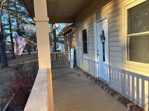 2nd image of 90 Sassafras Cir